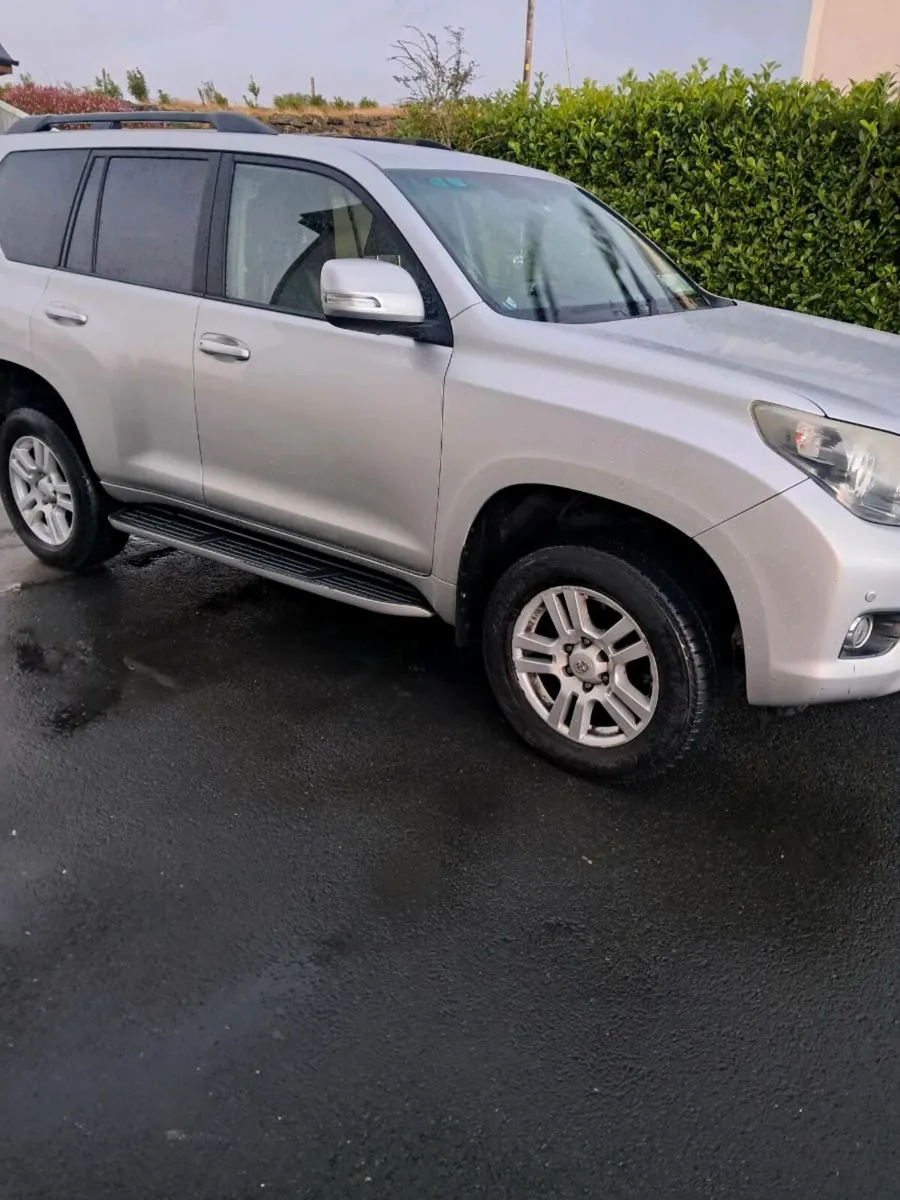 Toyota landcruiser  7 seater - Image 1