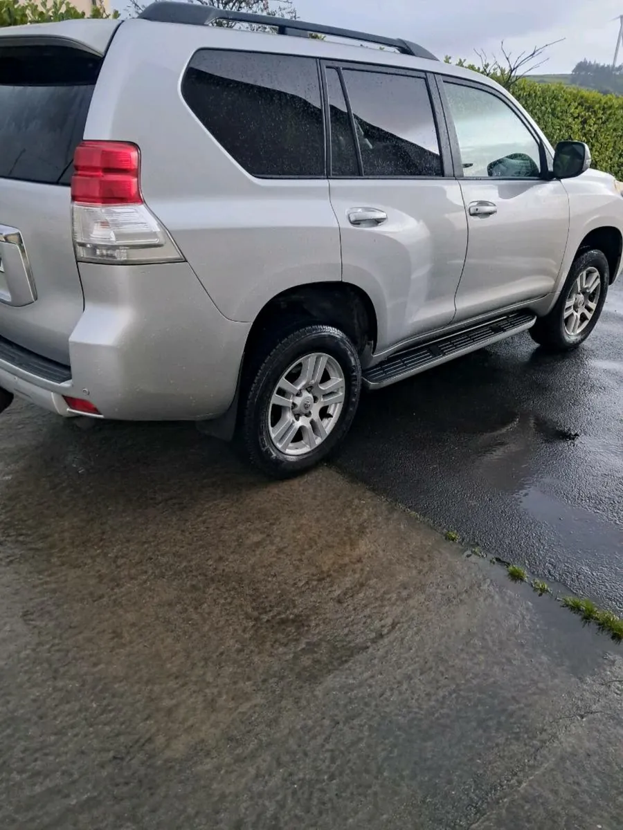 Toyota landcruiser  7 seater - Image 2