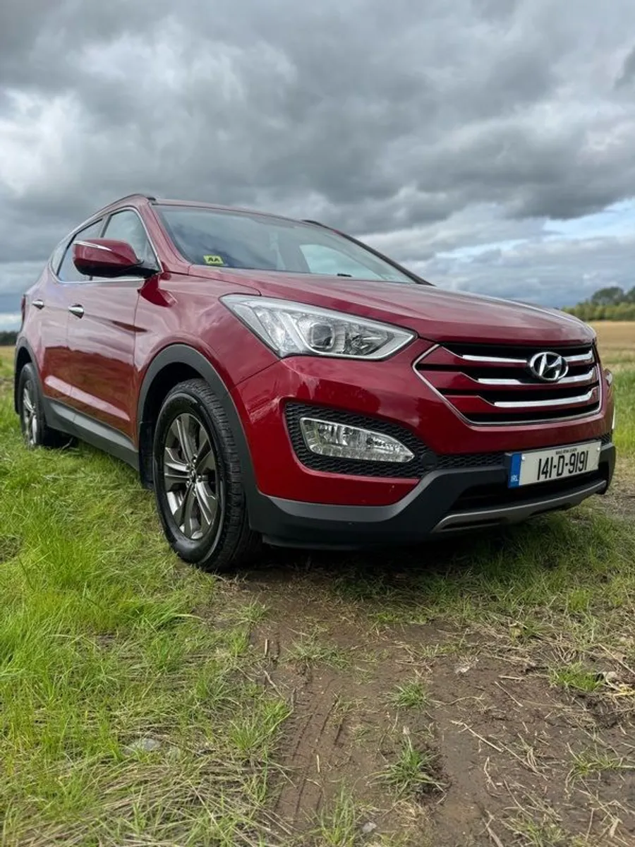 Spotless 2014 Hyundai Santa Fe 4 wheel drive Special Edition with NCT.. - Image 3