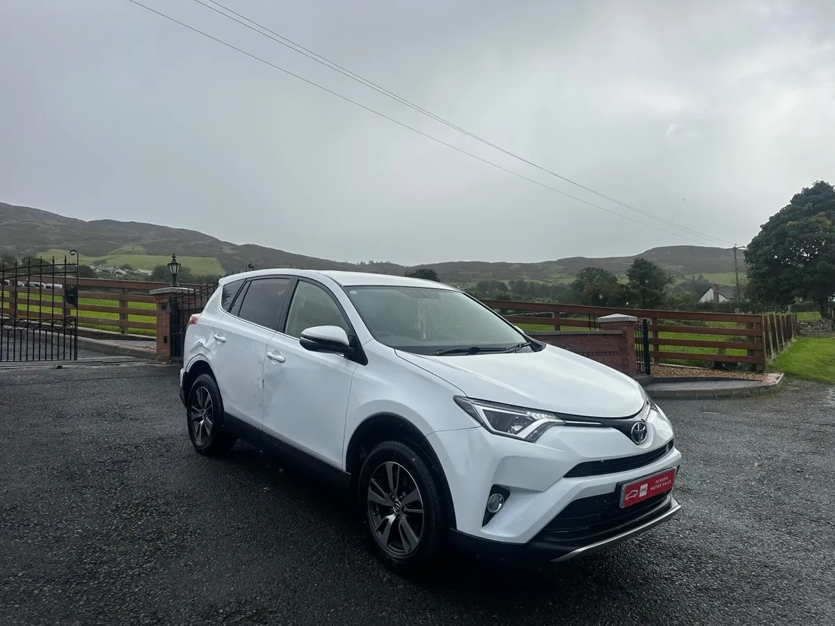 2016 Toyota RAV4.  Unrecorded - Image 1
