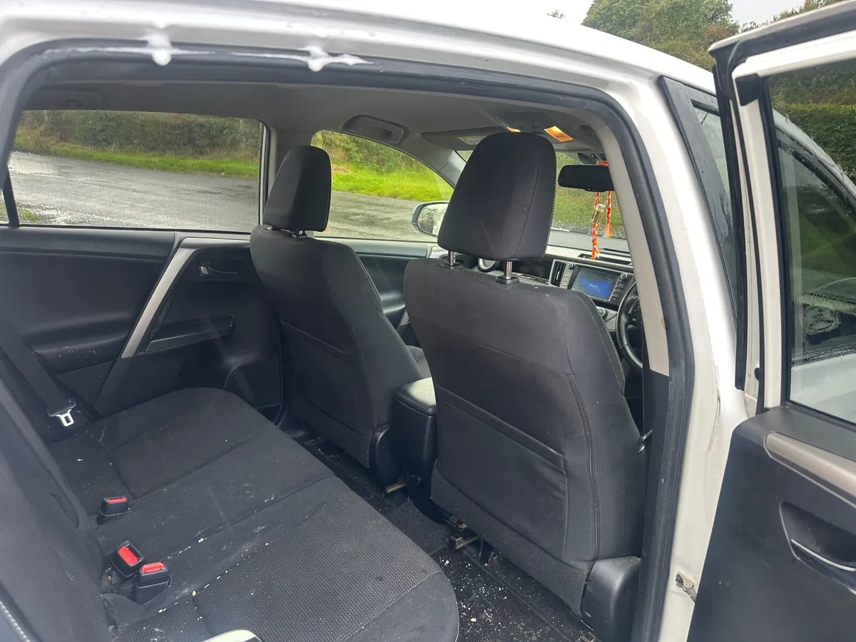 2016 Toyota RAV4.  Unrecorded - Image 4