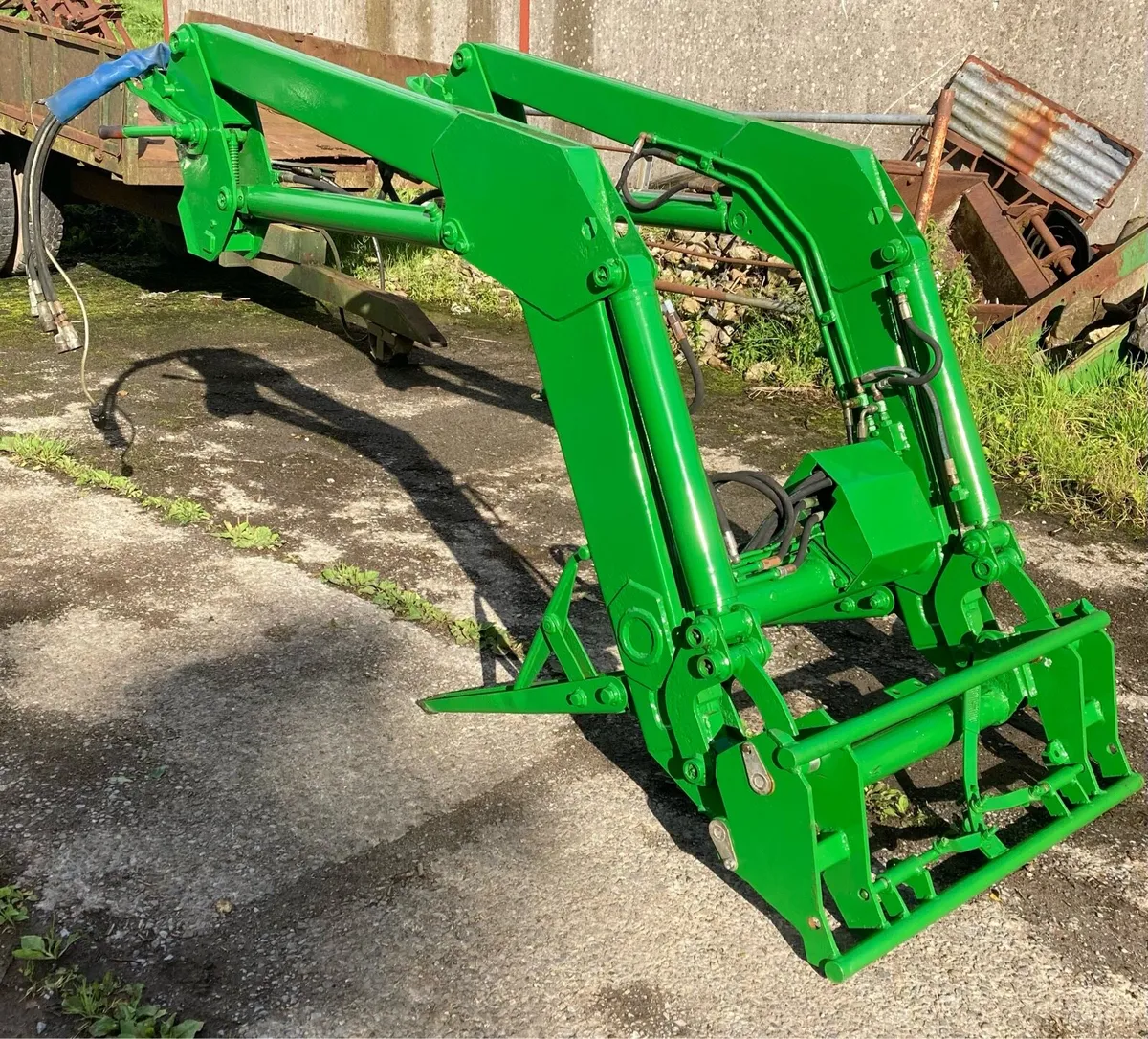 Front Loader for 4 Cyl John Deere 6000 Series - Image 1