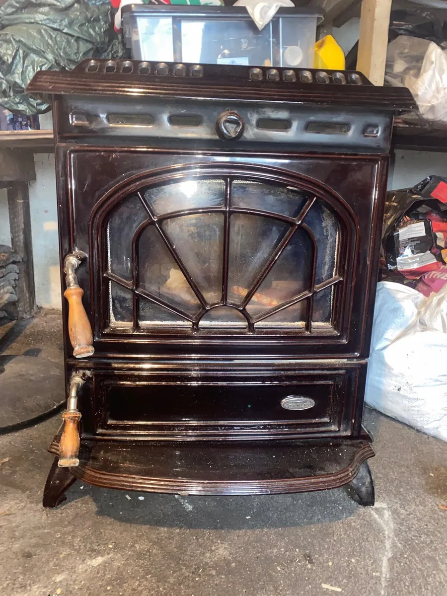 Erin Stanley Stove with back boiler - Image 1