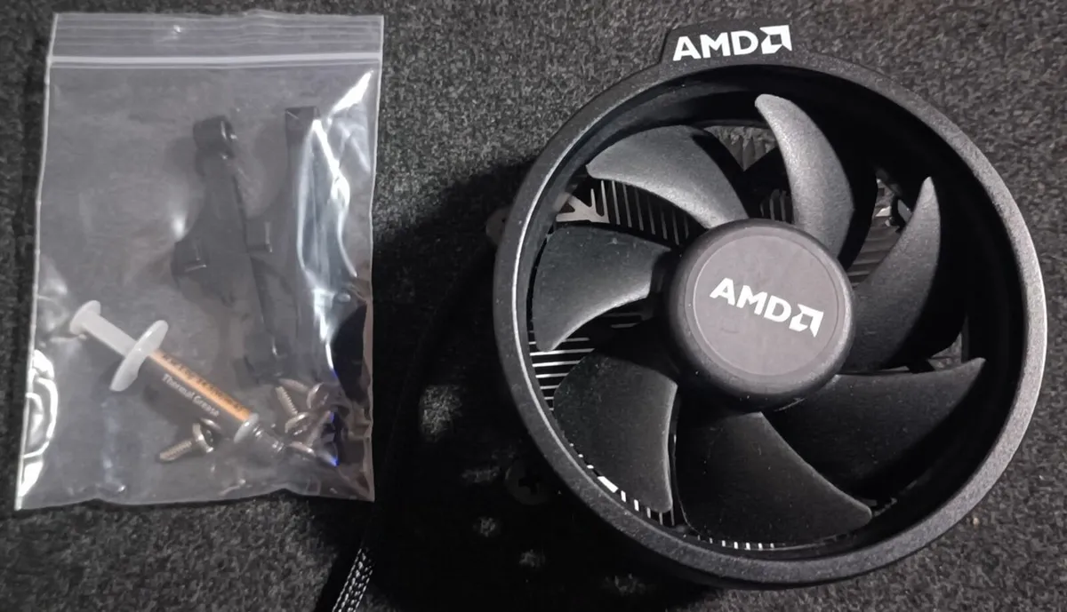 AMD Ryzen Cooler with Thermal Paste