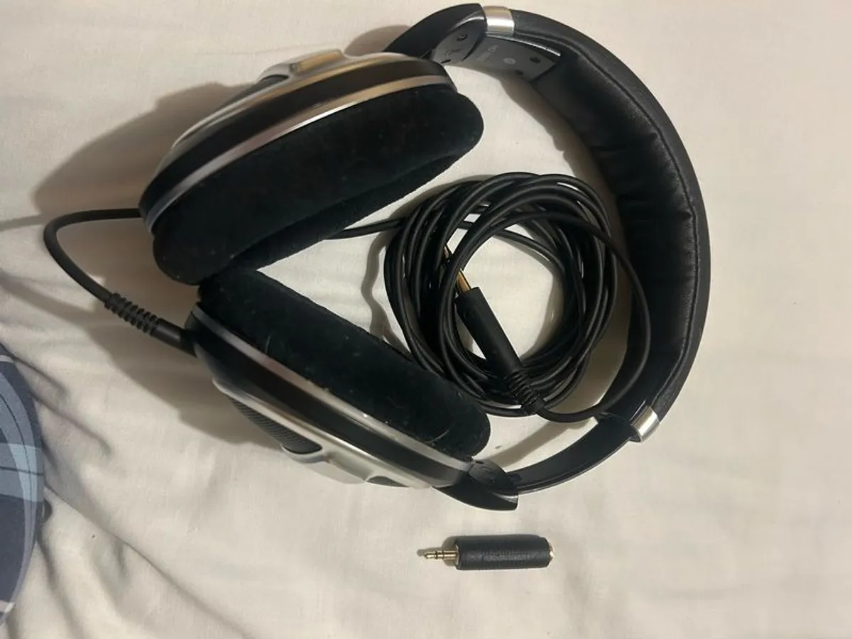 Sennheiser HD 590 Prestige - Image 1