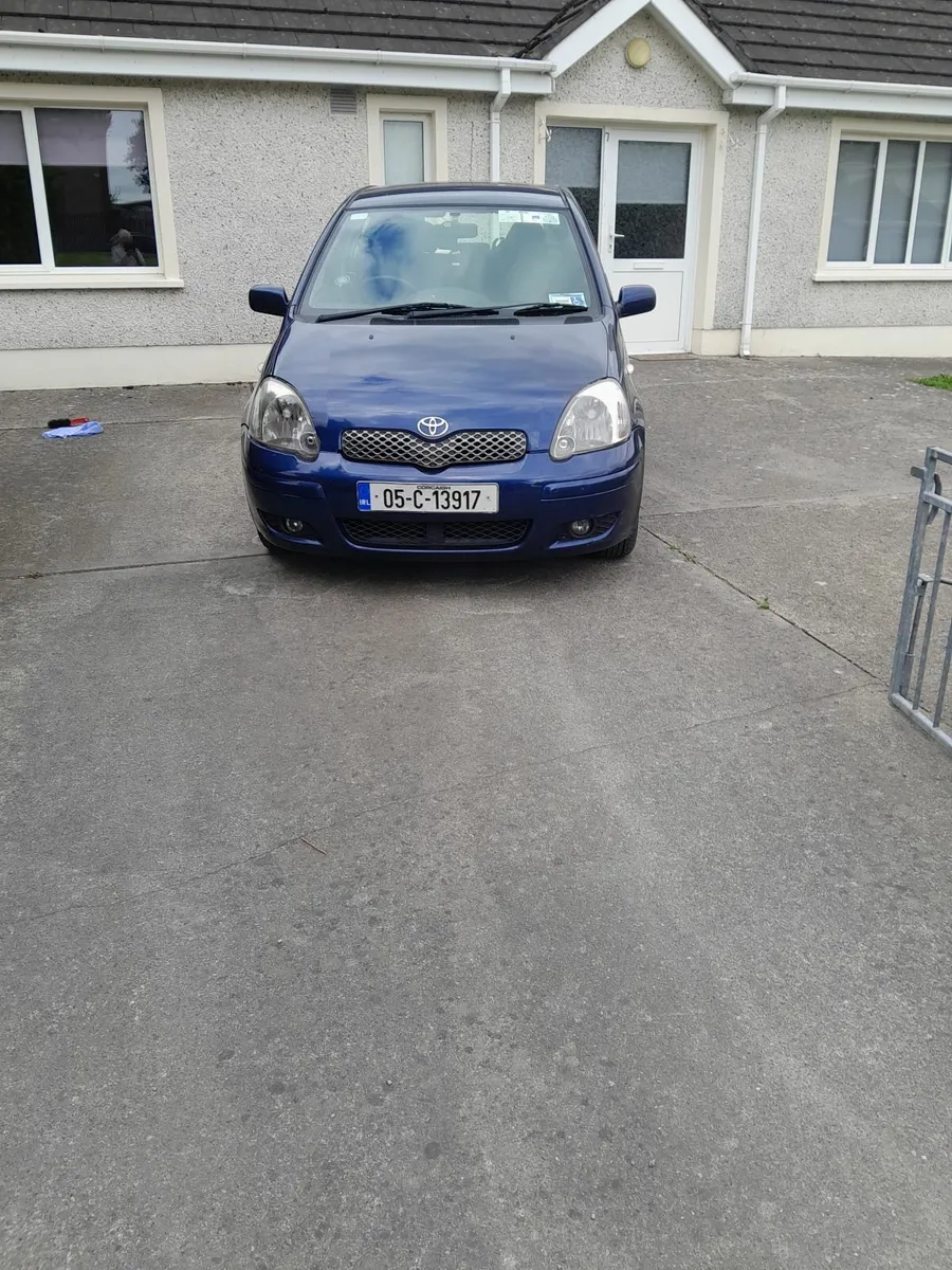 Toyota Yaris 2005 - Image 1