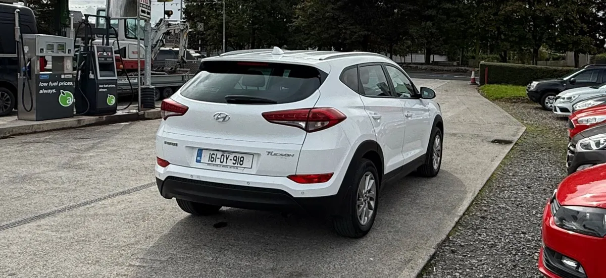 Hyundai Tucson 1.7 New Nct - Image 3