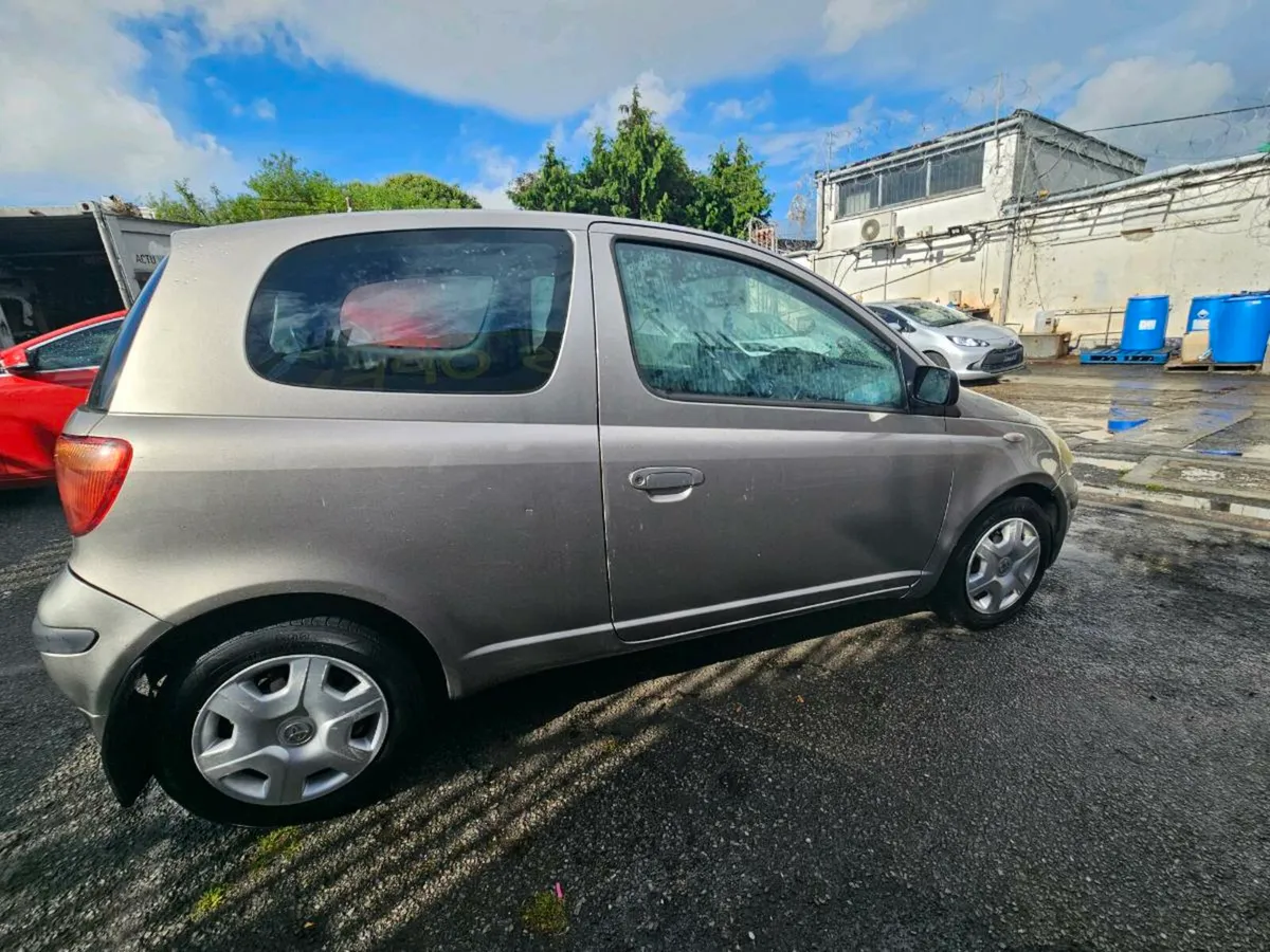 Yaris - Image 4