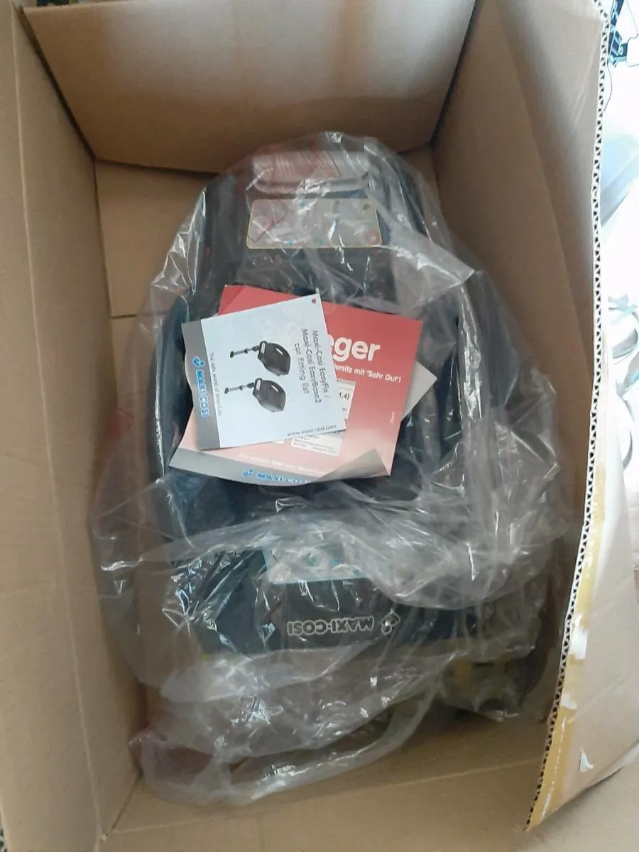 Child seats and isofix base - Image 1