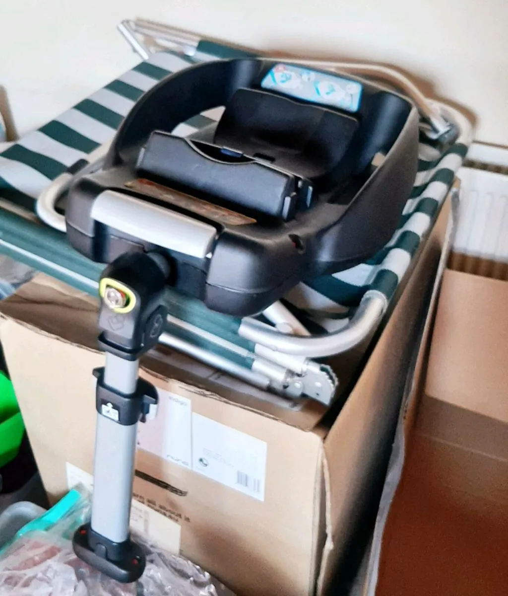 Child seats and isofix base - Image 2