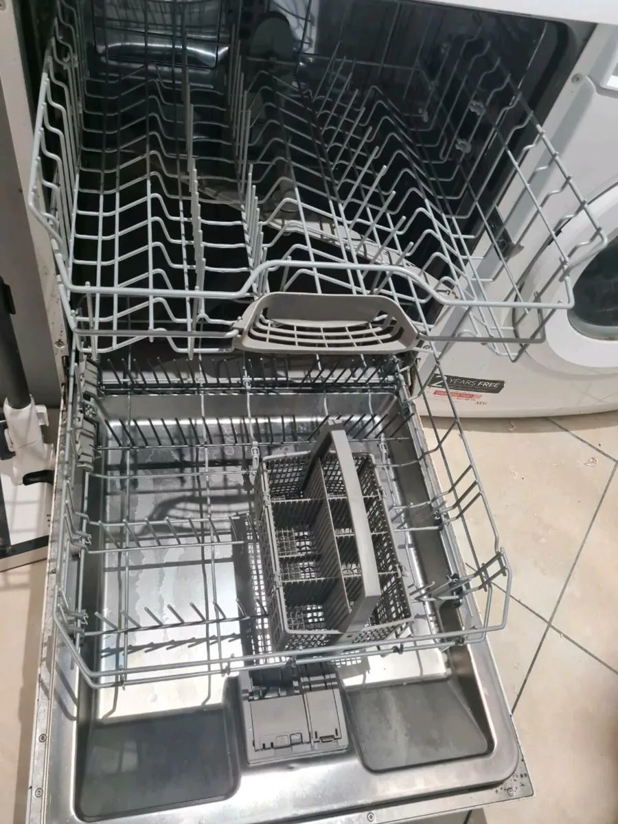 Bosch series 6 dishwasher - Image 2