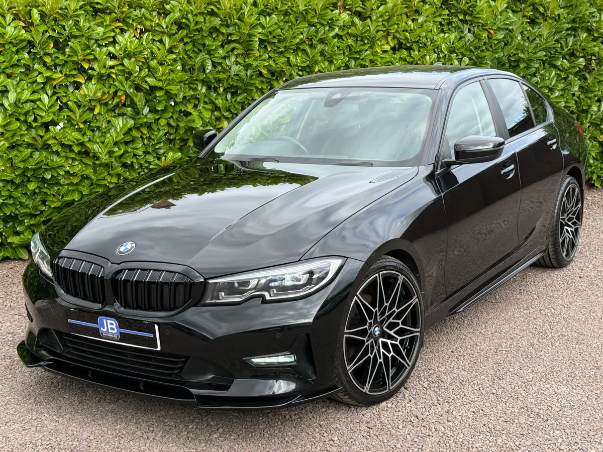 BMW 3-Series 2019 - Image 1