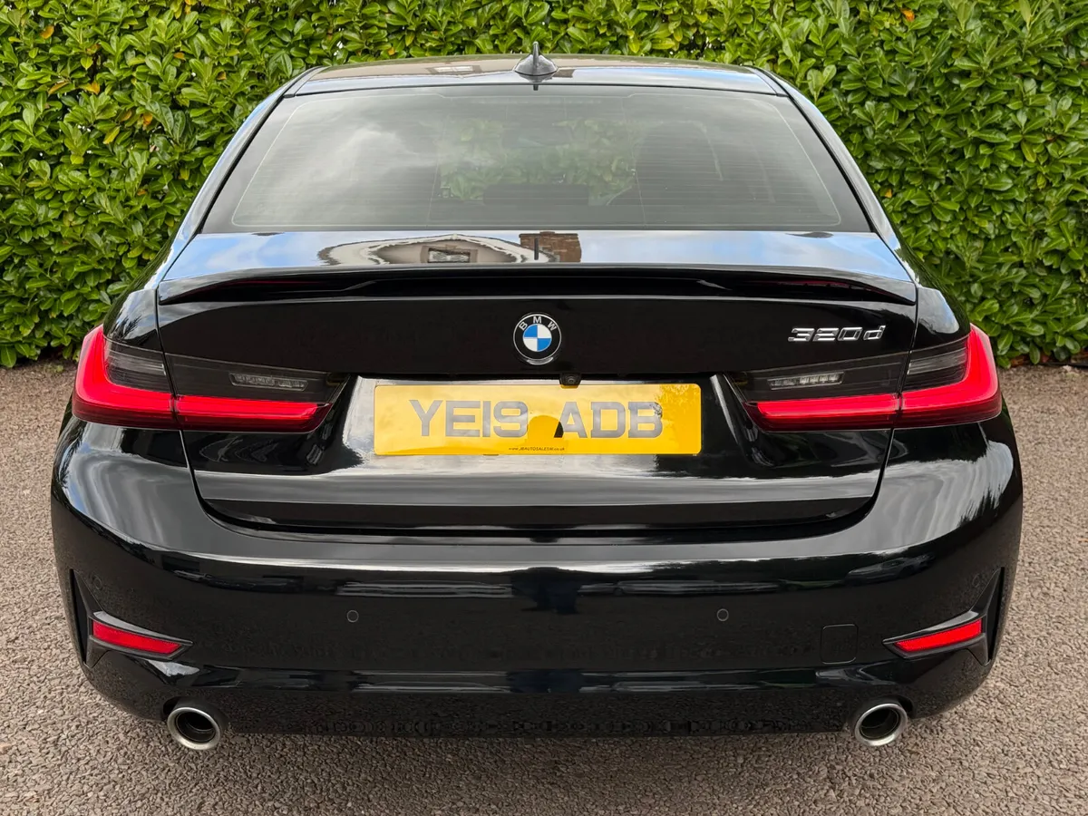 BMW 3-Series 2019 - Image 3