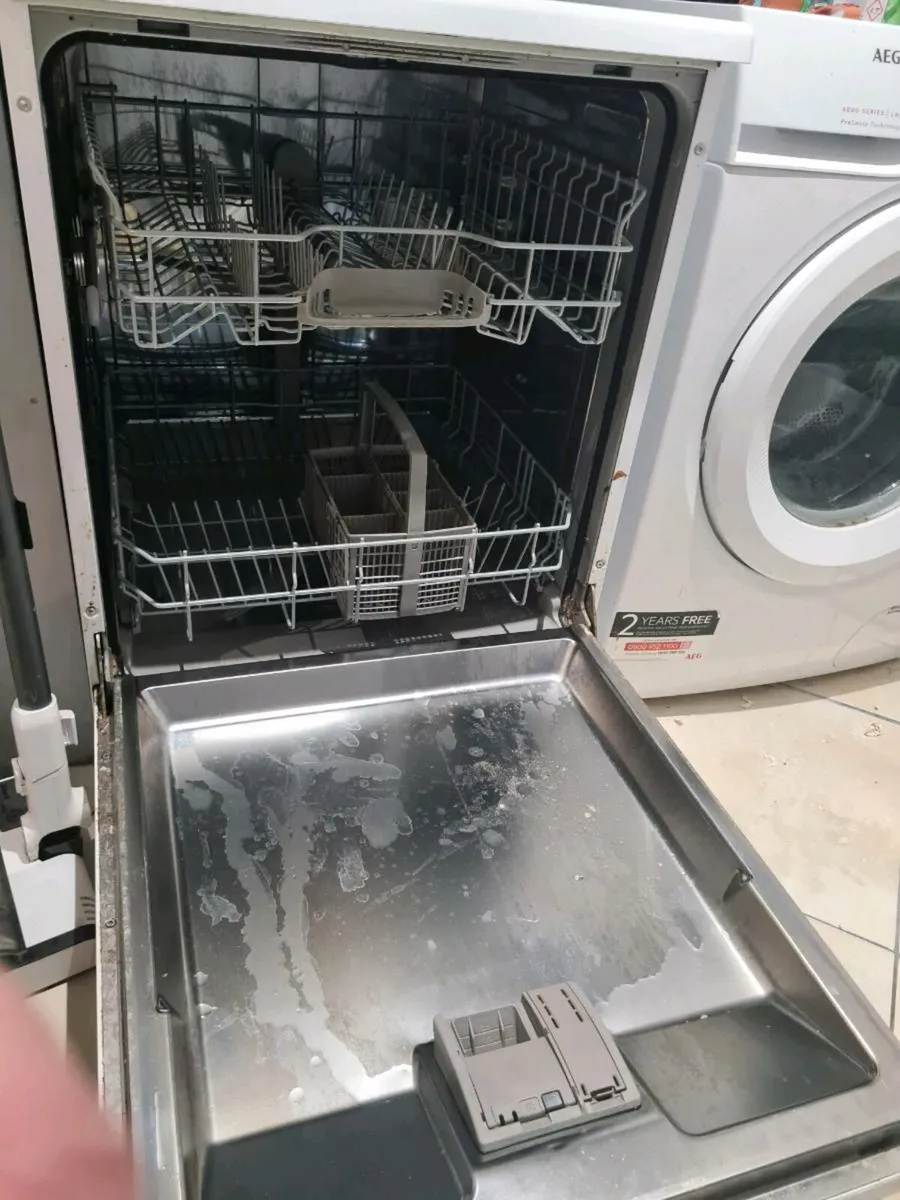 Bosch series 6 dishwasher - Image 4