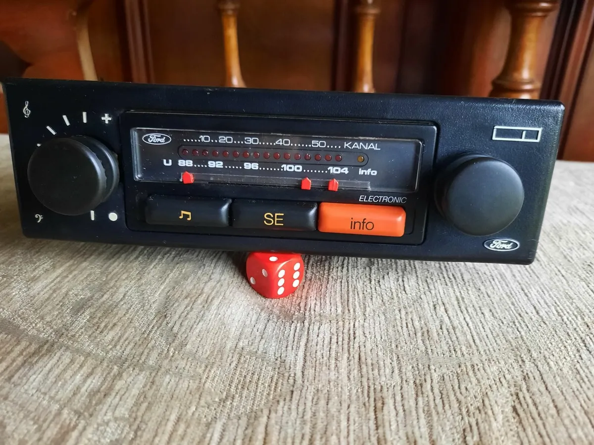 1973 Ford Electronic Radio. Rare & Mint - Image 3