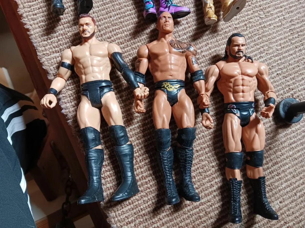 WWE ACTION FIGURES - Image 1
