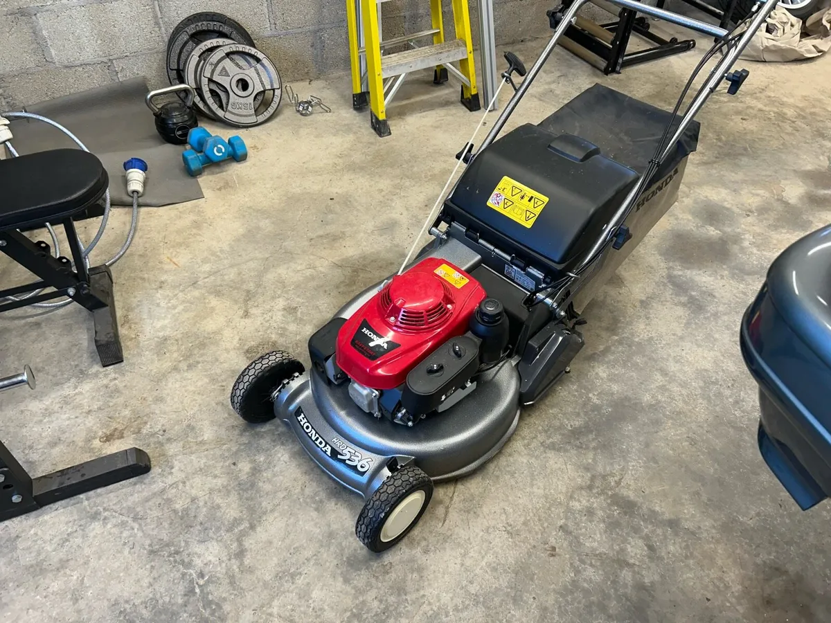Honda HRD536 Roller Mower - Image 1