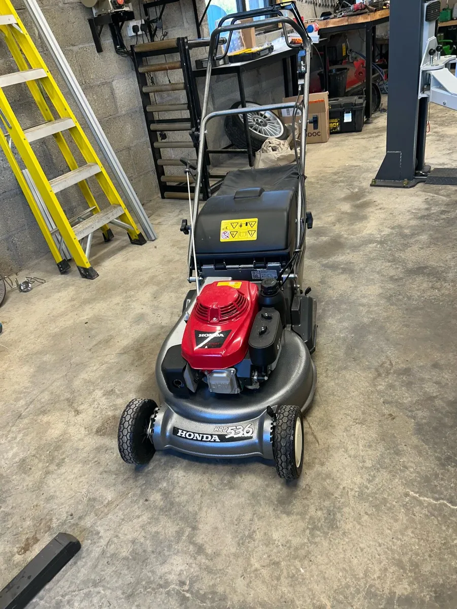 Honda HRD536 Roller Mower - Image 2