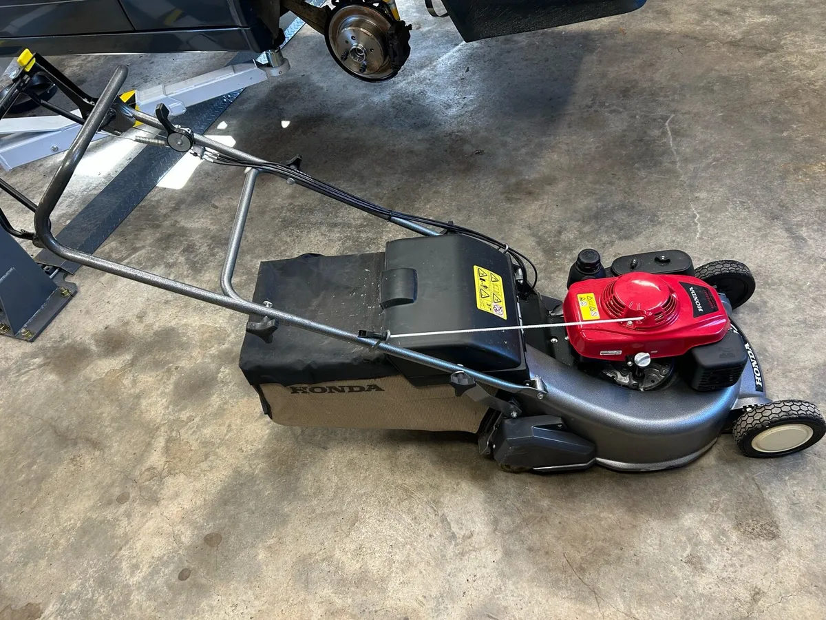Honda HRD536 Roller Mower - Image 3