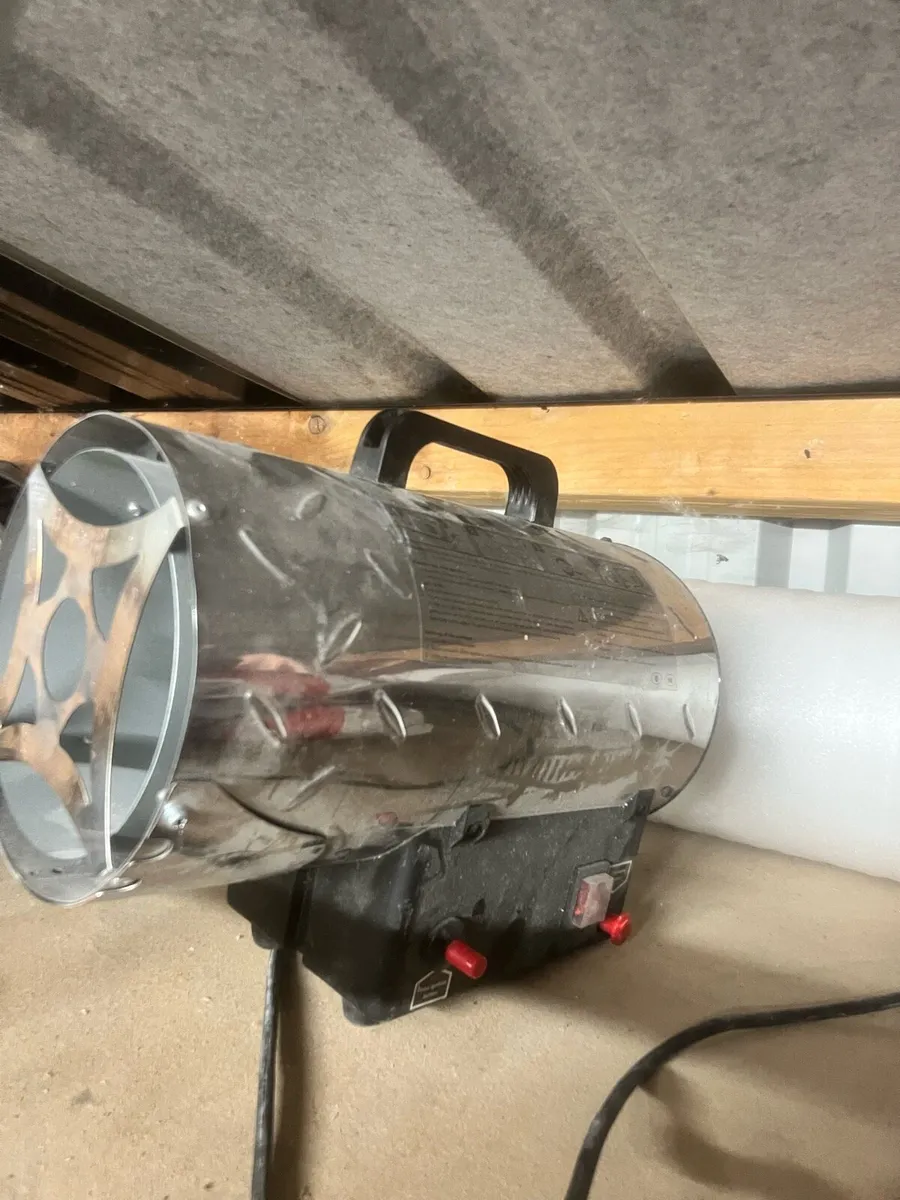 Gas heater - Image 1