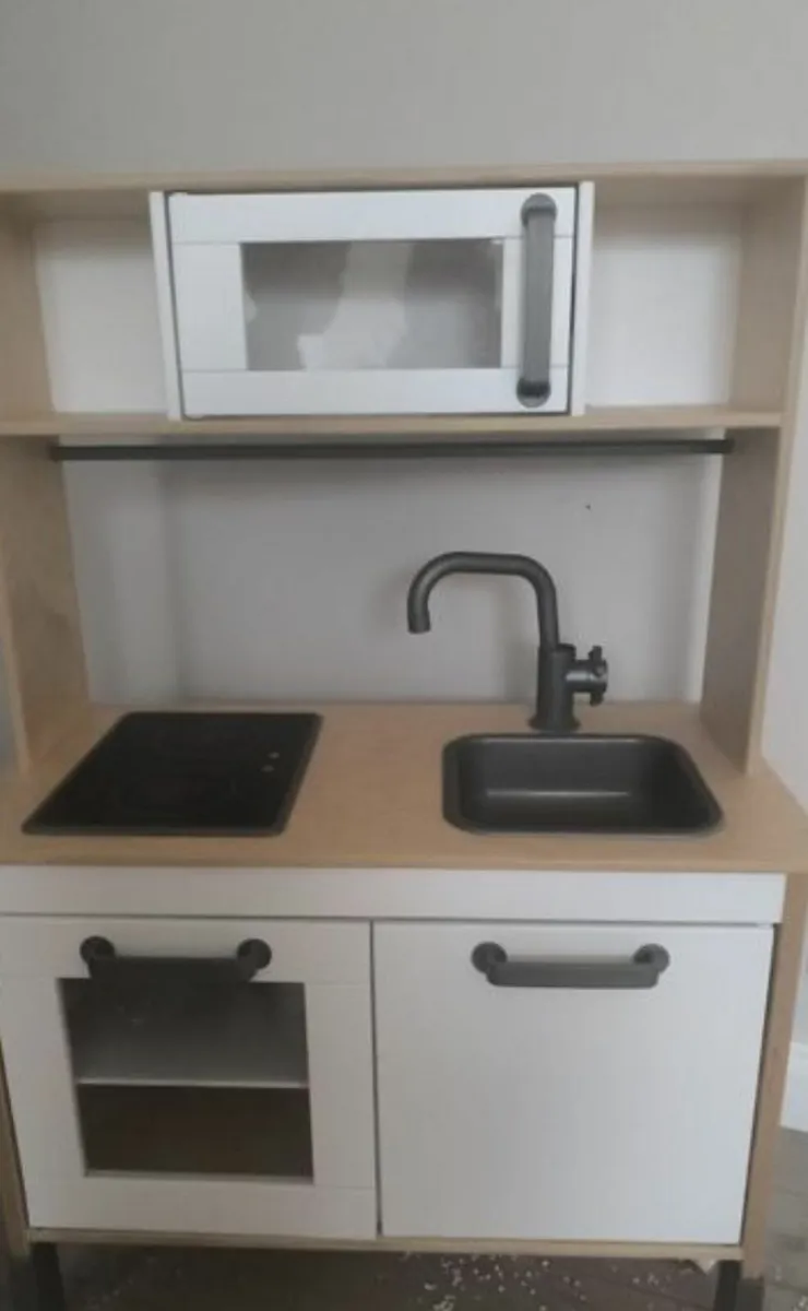 Ikea Kids Play Kitchen. Excellent condition. - Image 3