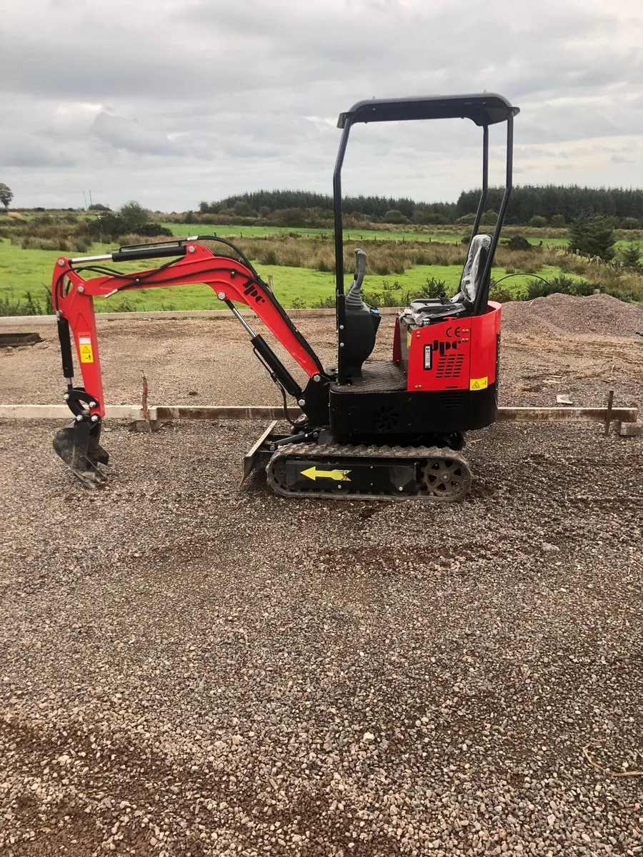 Mini digger - Image 1