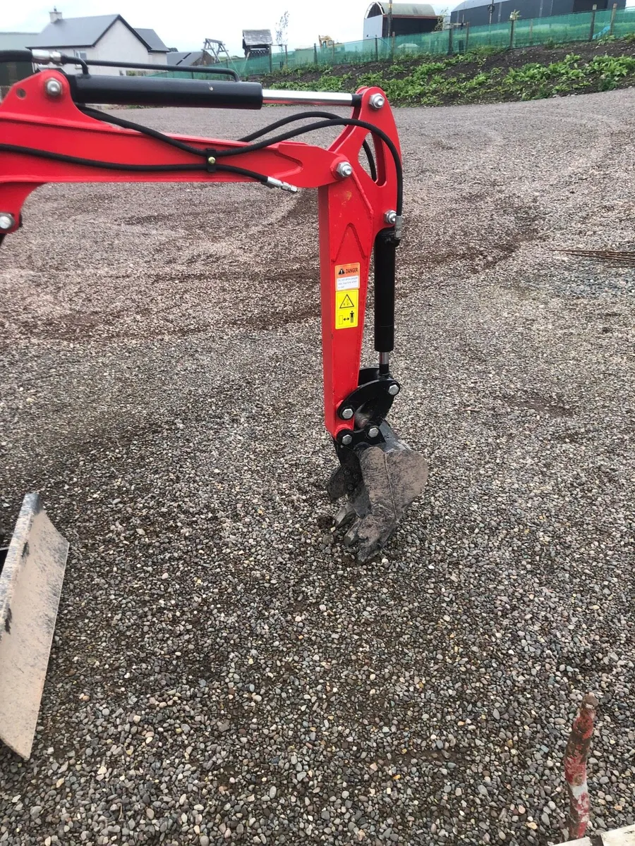 Mini digger - Image 2