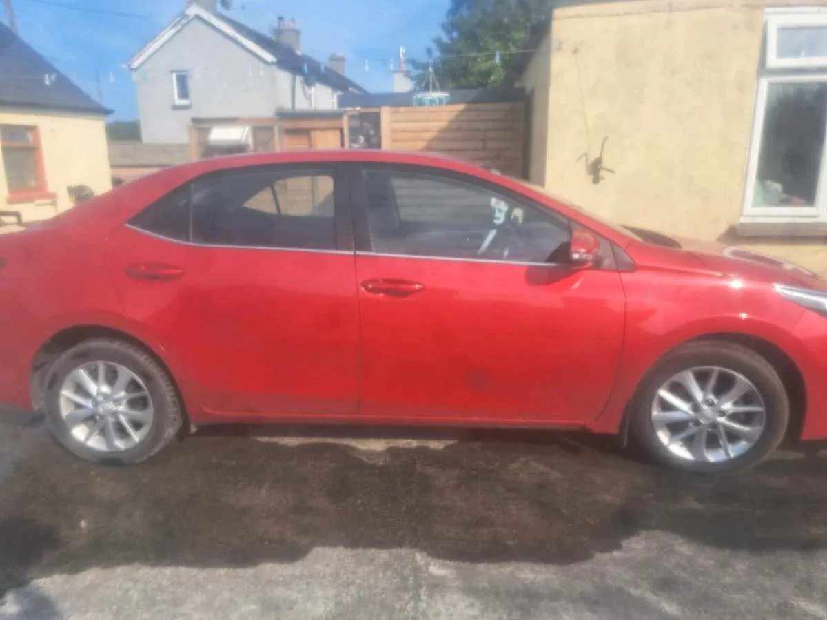 Toyota corolla - Image 2