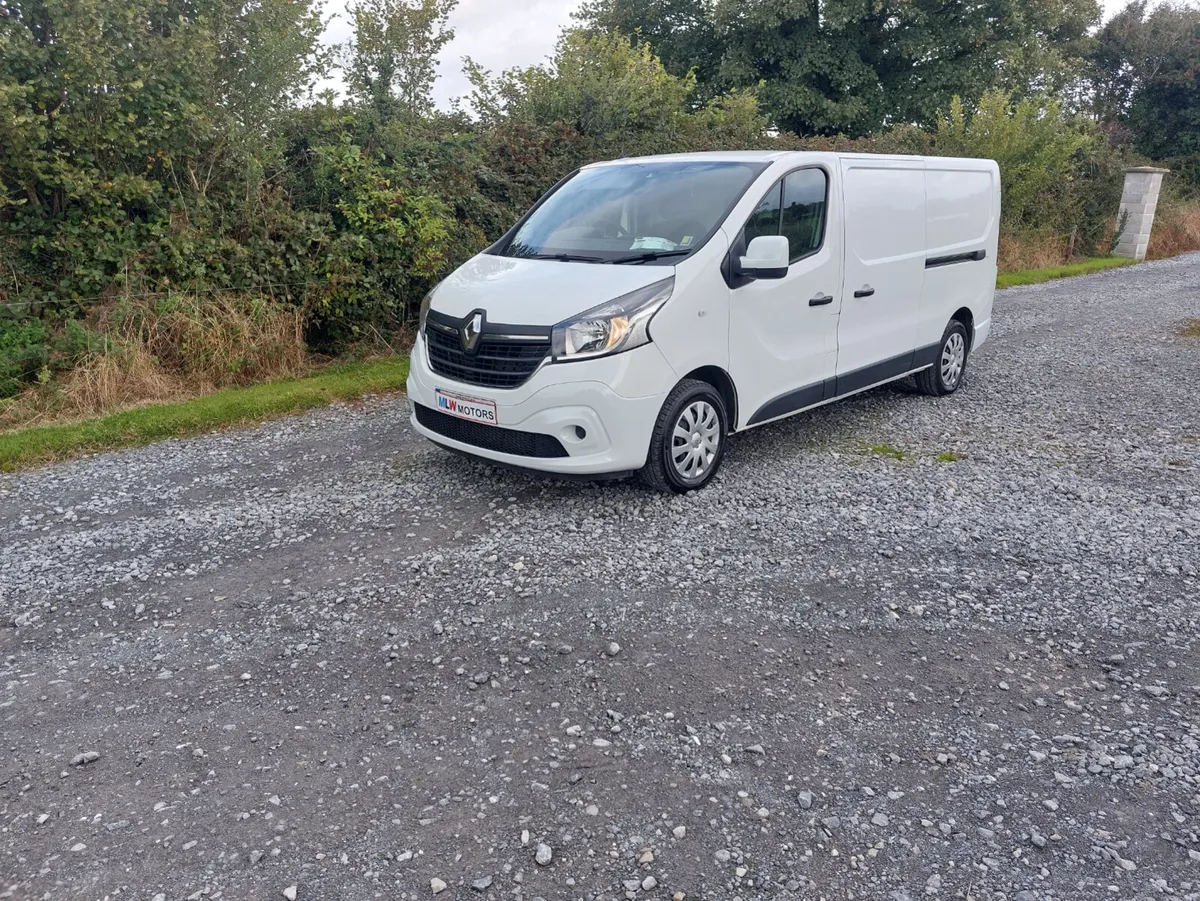Renault Trafic 212 LWB 2.0L DCI Showroom Condition - Image 4