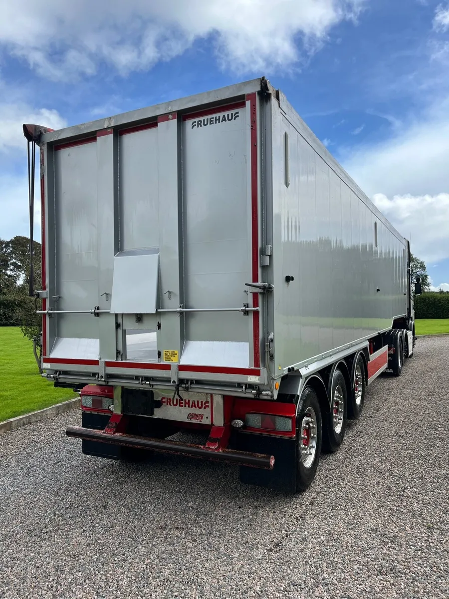 2017 76 cu yd Fruehauf - Image 4