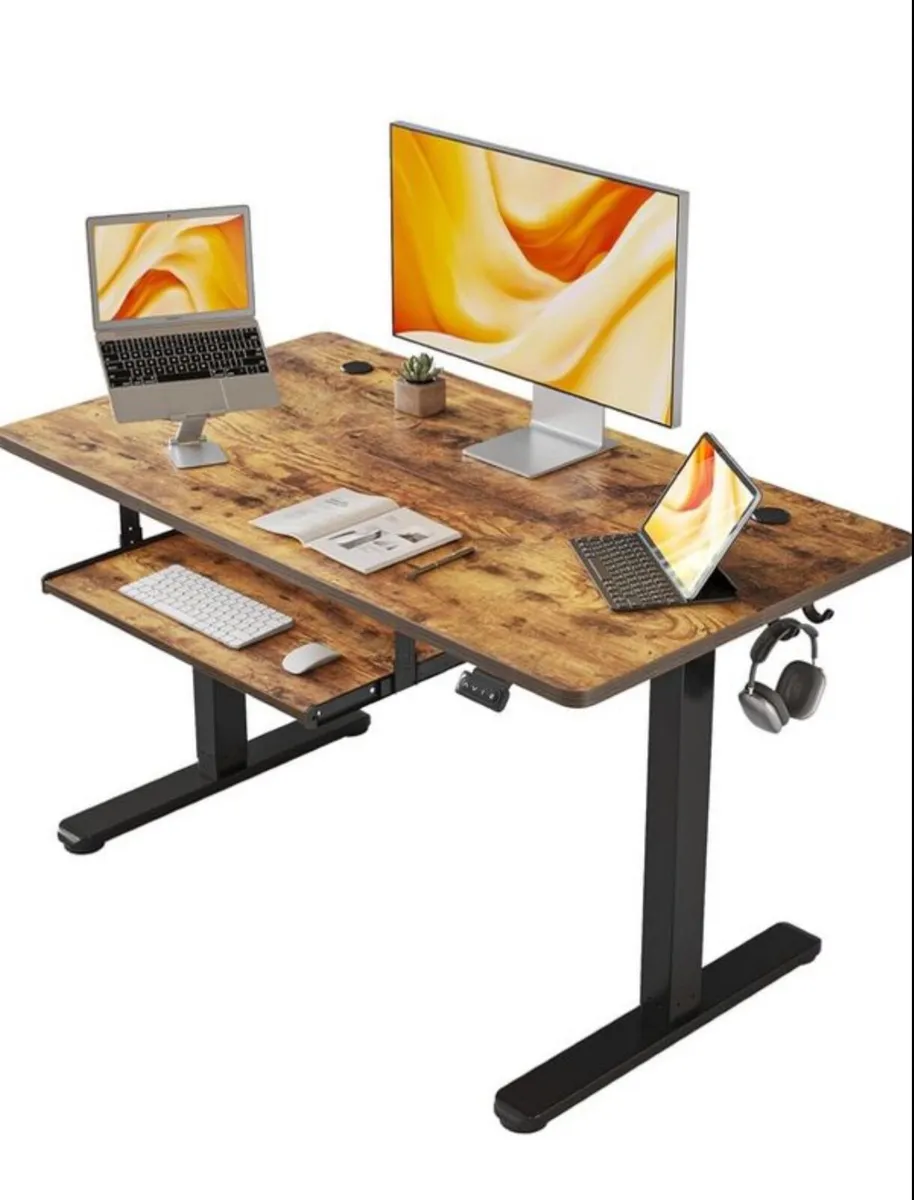 Height Adjustable Electric Standing Desk with Keyb