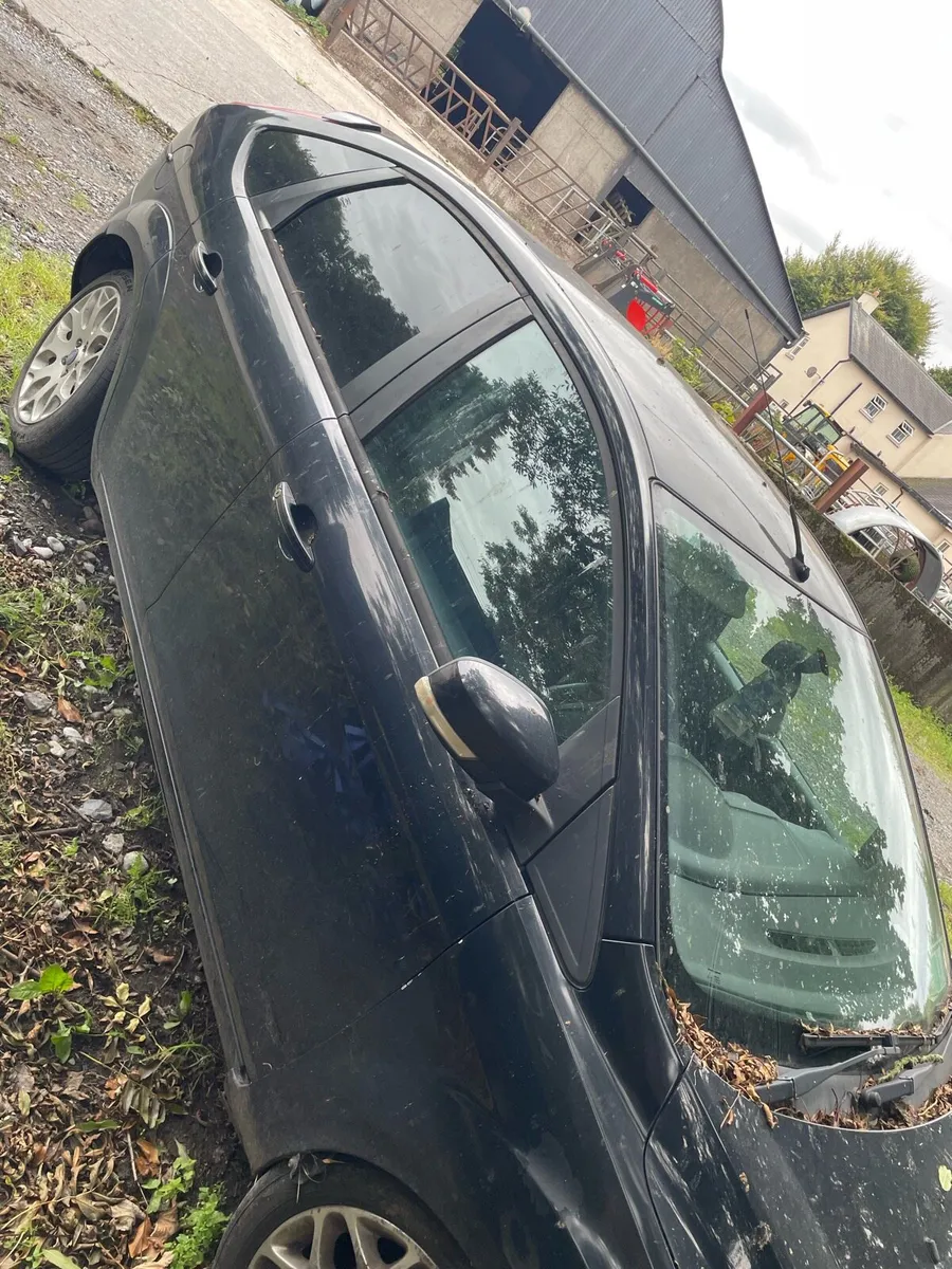 Ford Focus for repair/breaking - Image 2