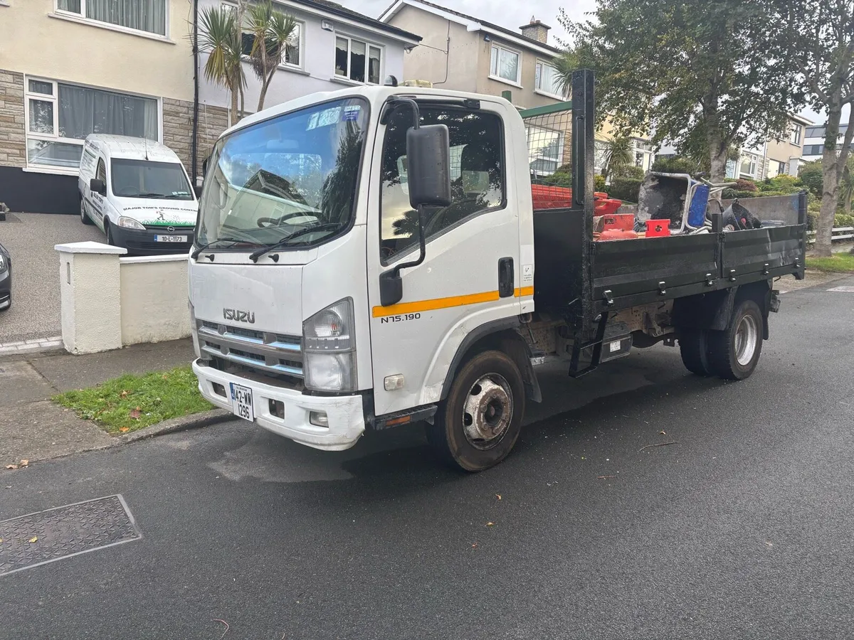 Isuzu tipper - Image 1