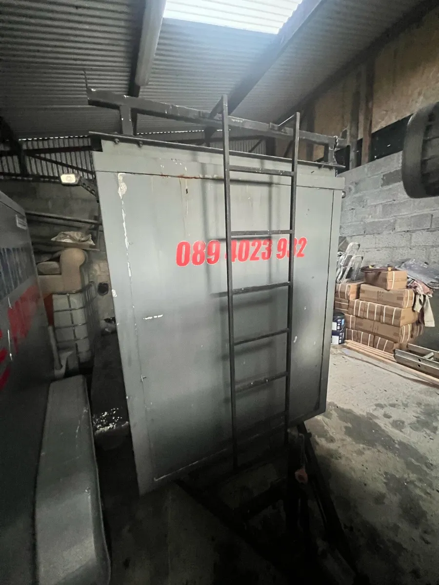 Trailer - Image 3