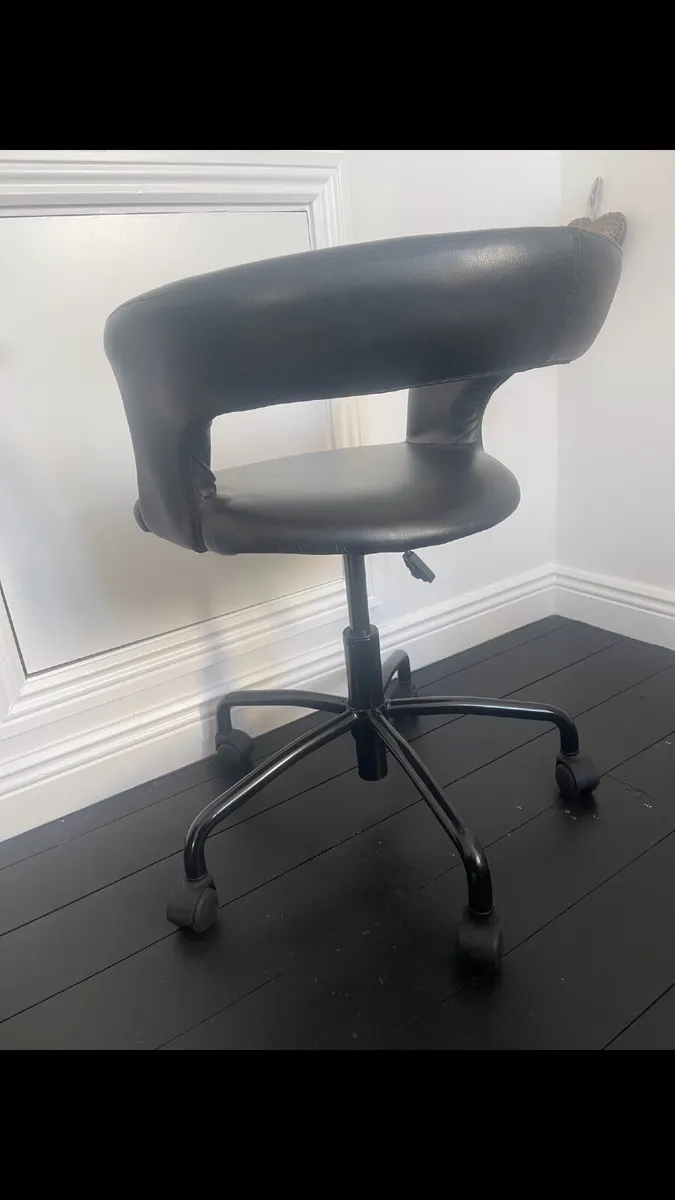 Chair/black/leather