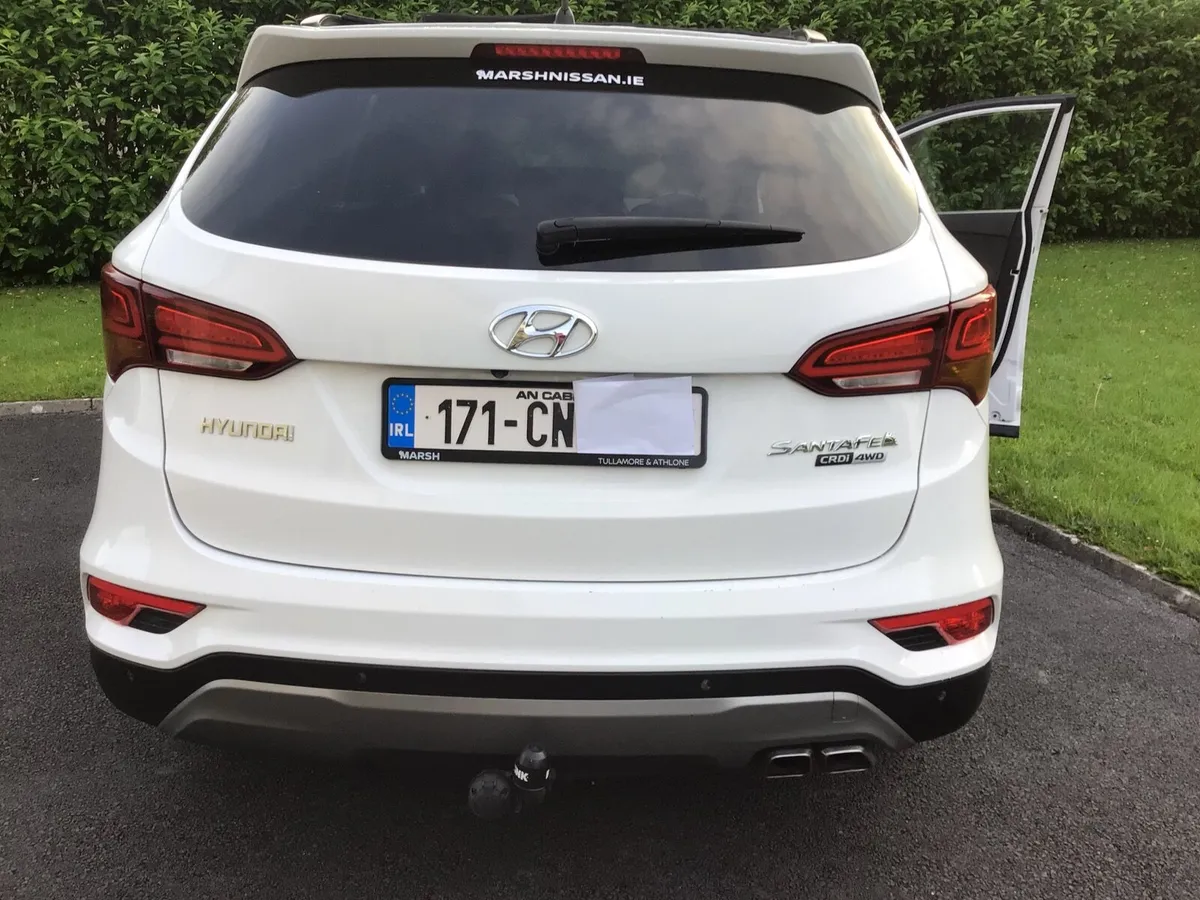Hyundai Santa Fe 2017 4WD - Image 3