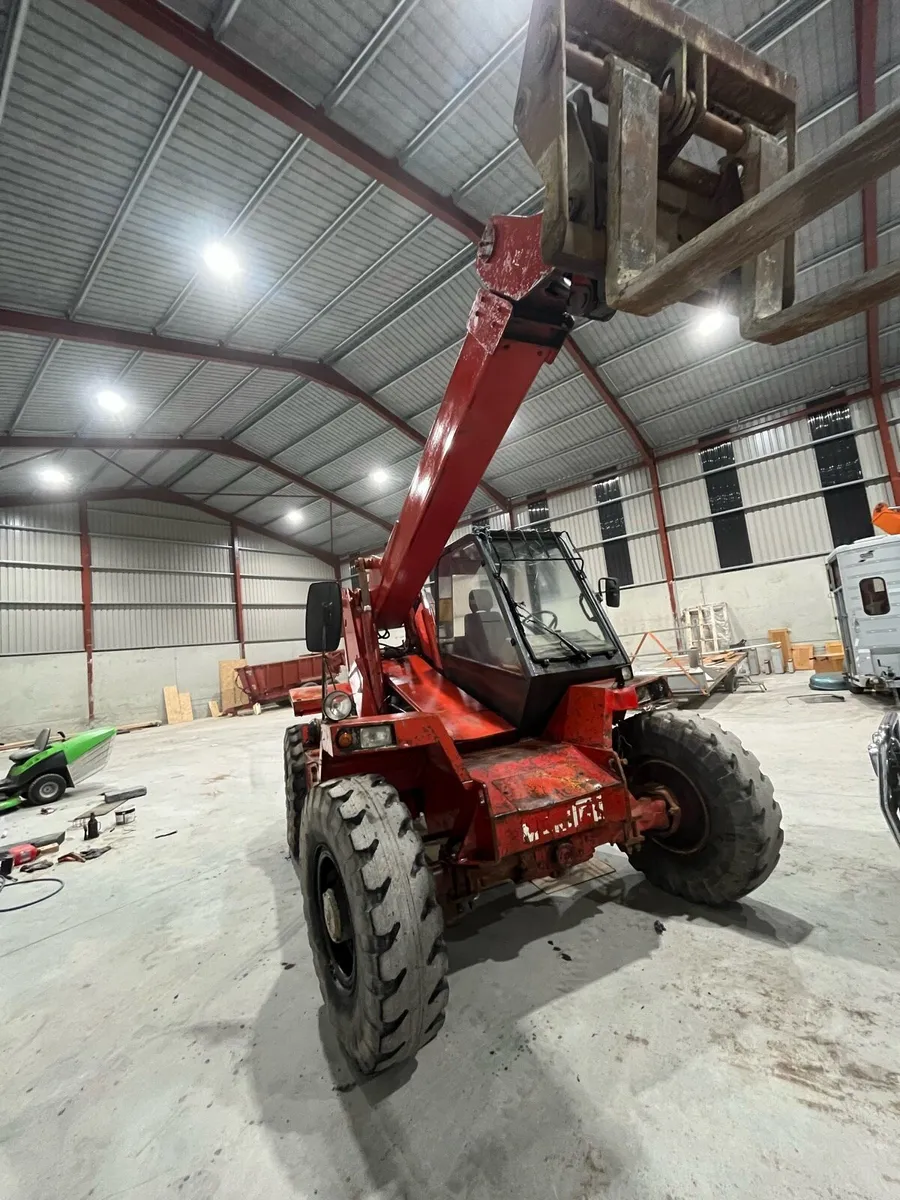 Manitou loader - Image 1