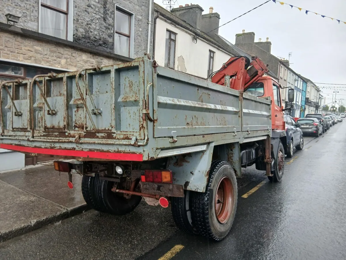 1990 Mercedes 1314 tipper crane - Image 4