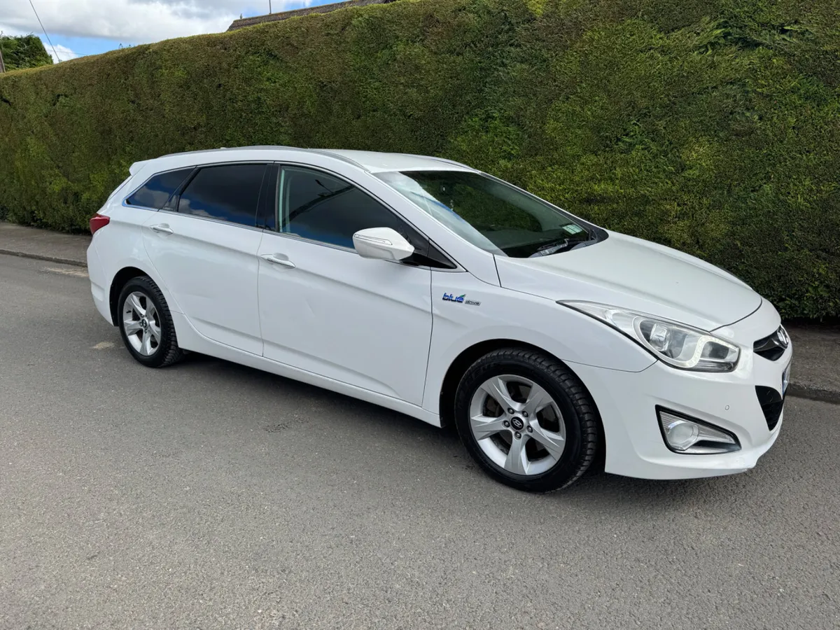 Hyundai i40 estate new NCT - Image 1