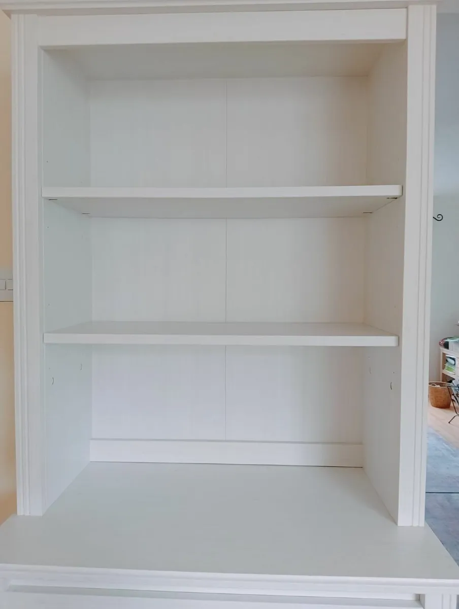Cabinet with doors - Image 1