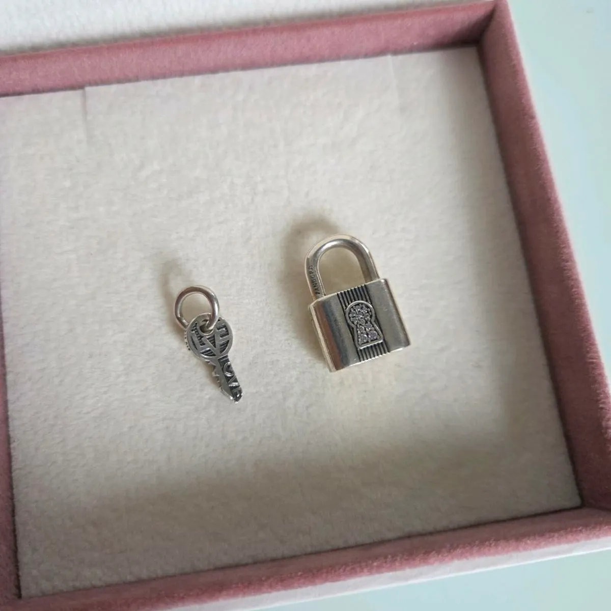 Pandora padlock and key dangle charm excellent - Image 1