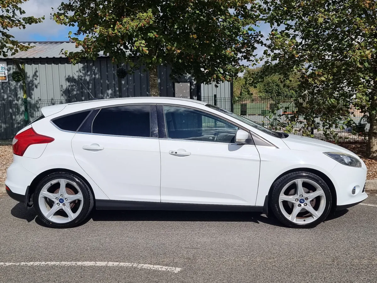 Ford Focus 2013 1.0L petrol ⛽️  nct&tax €5900 - Image 3