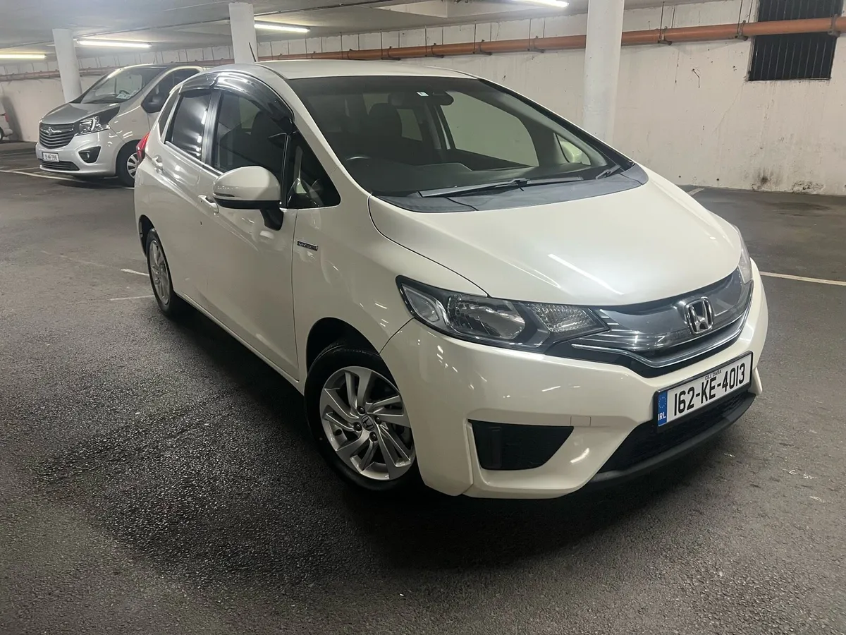 Honda Fit/Jazz Hybrid New Nct: 14/08/2027 - Image 2