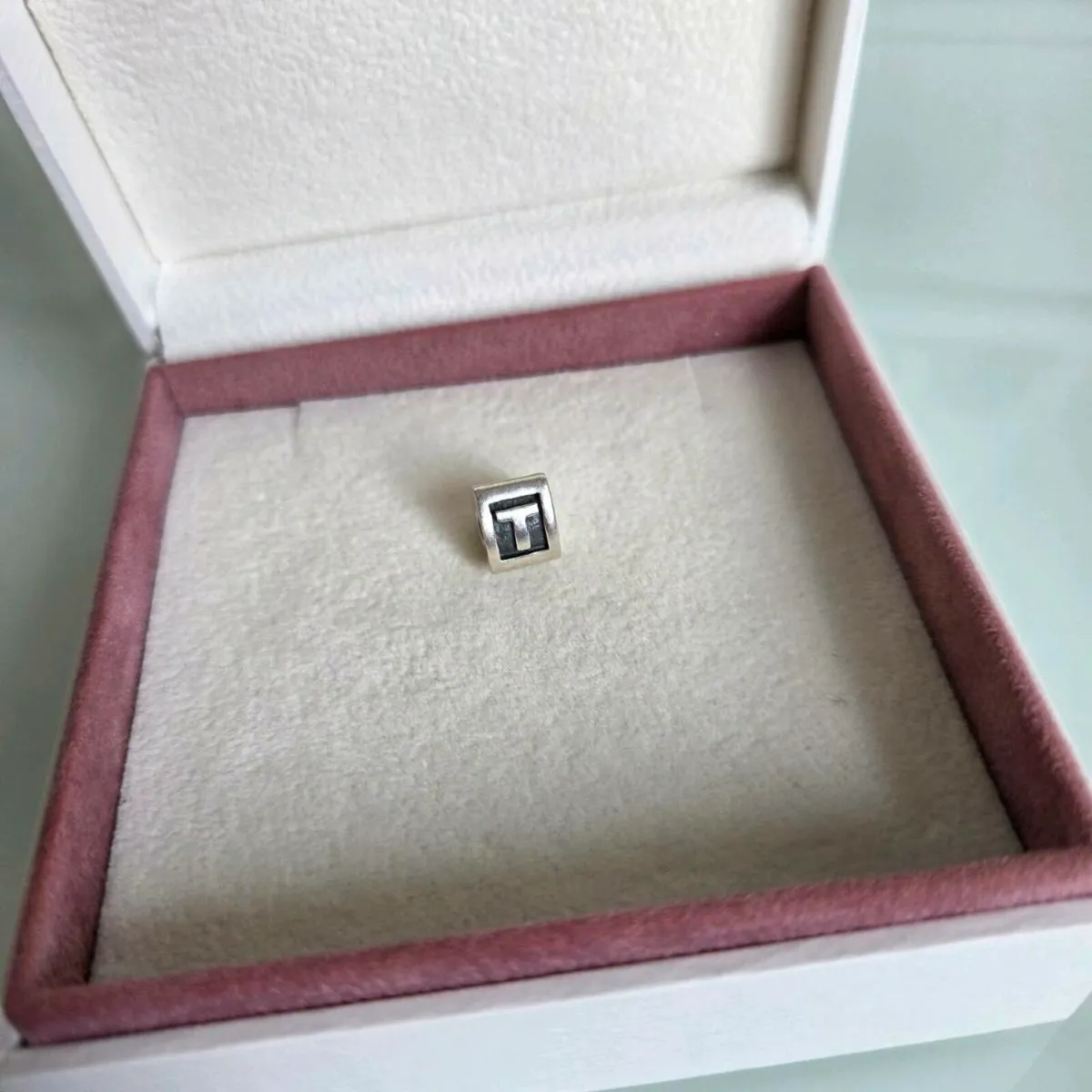 Pandora charm initial T perfect condition - Image 1