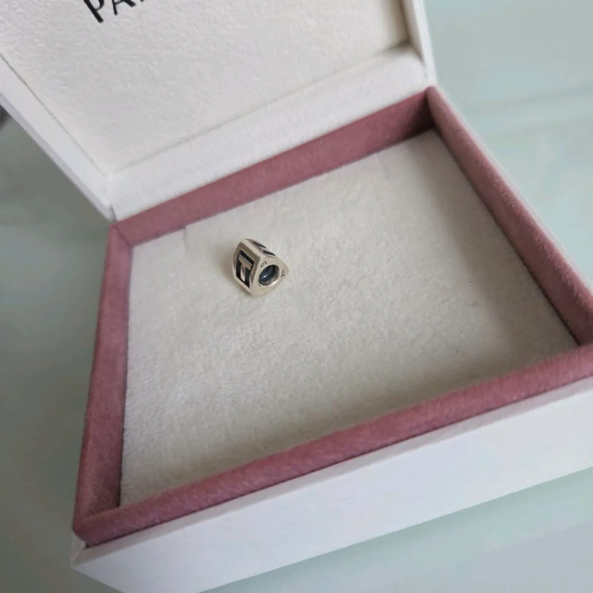 Pandora charm initial T perfect condition - Image 4