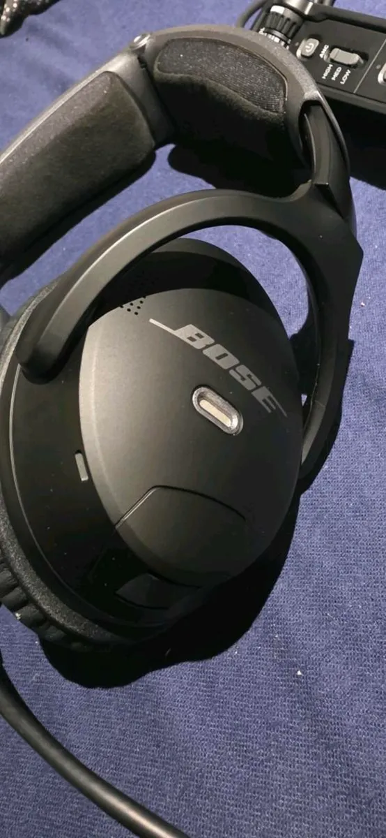 Bose A30 Aviation Headset - Image 2