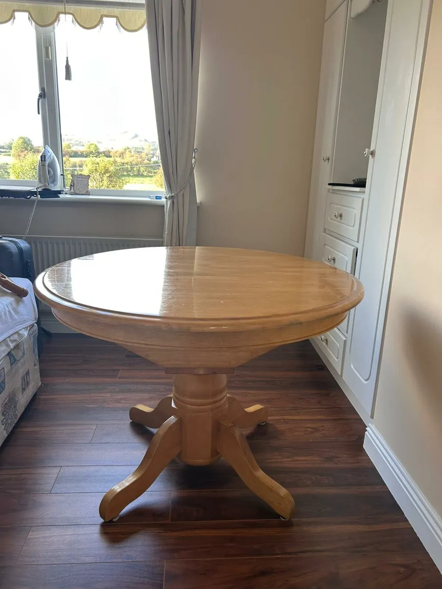 Extendable Kitchen Table and Chairs - Image 3