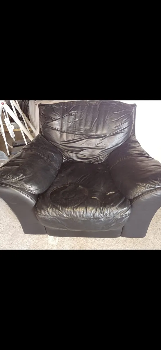 Armchair and footstool - Image 1