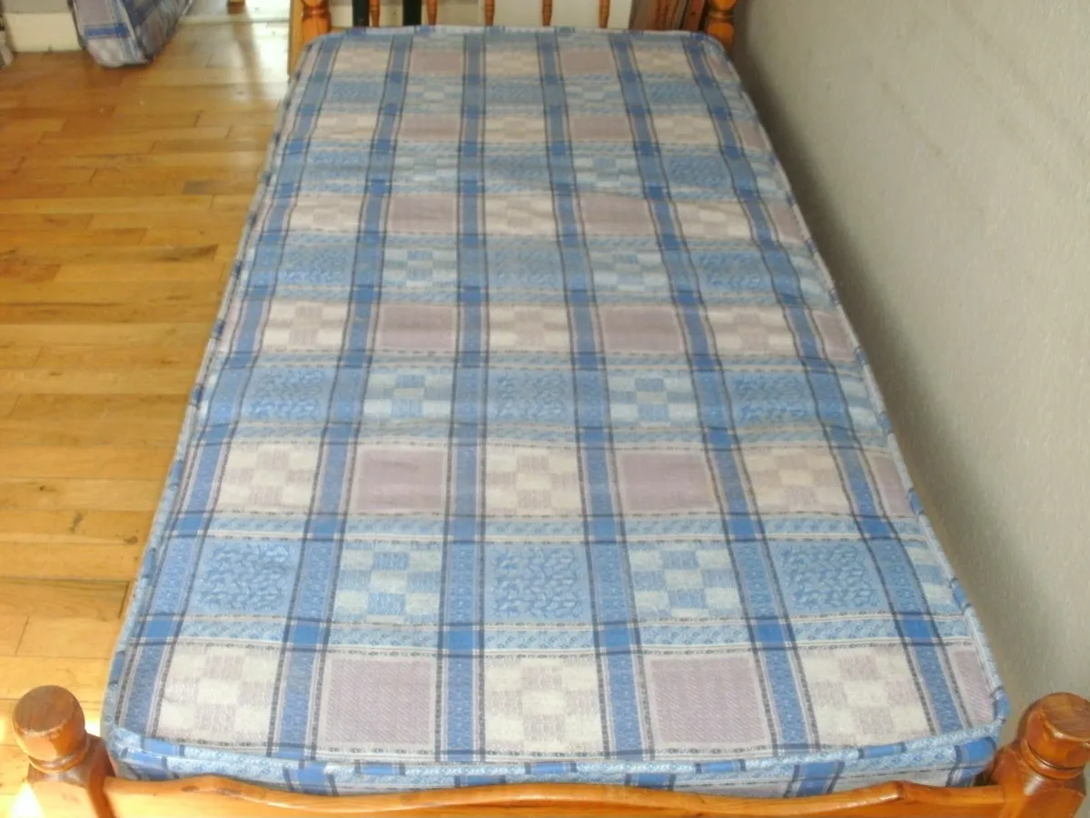 2 single beds with mattress - Image 4