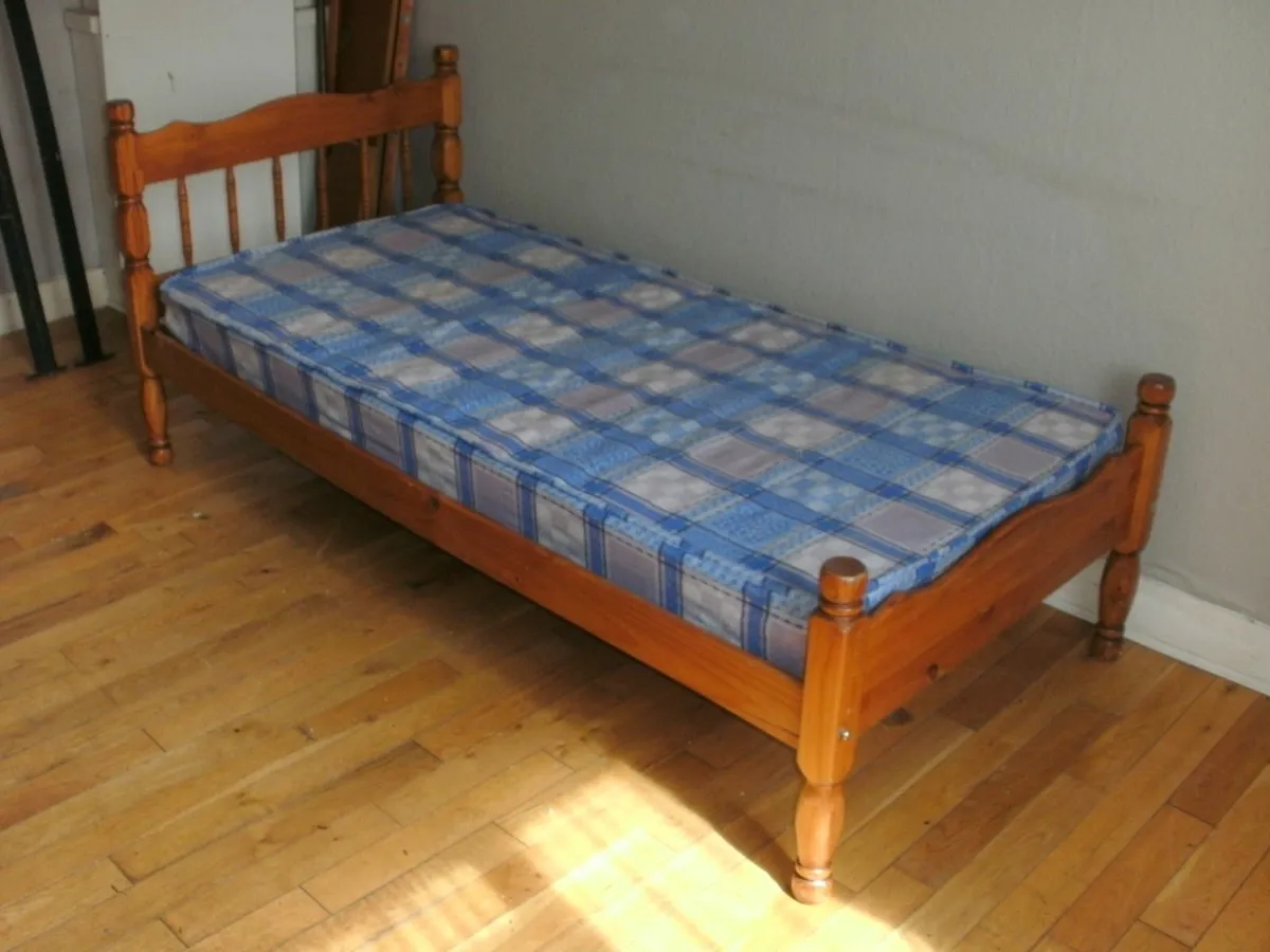 1 single beds with mattress - Image 1